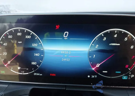 2024 Mercedes-Benz C 300 z USA, uszkodzony, nr VIN W1KAF4GB4RR173021